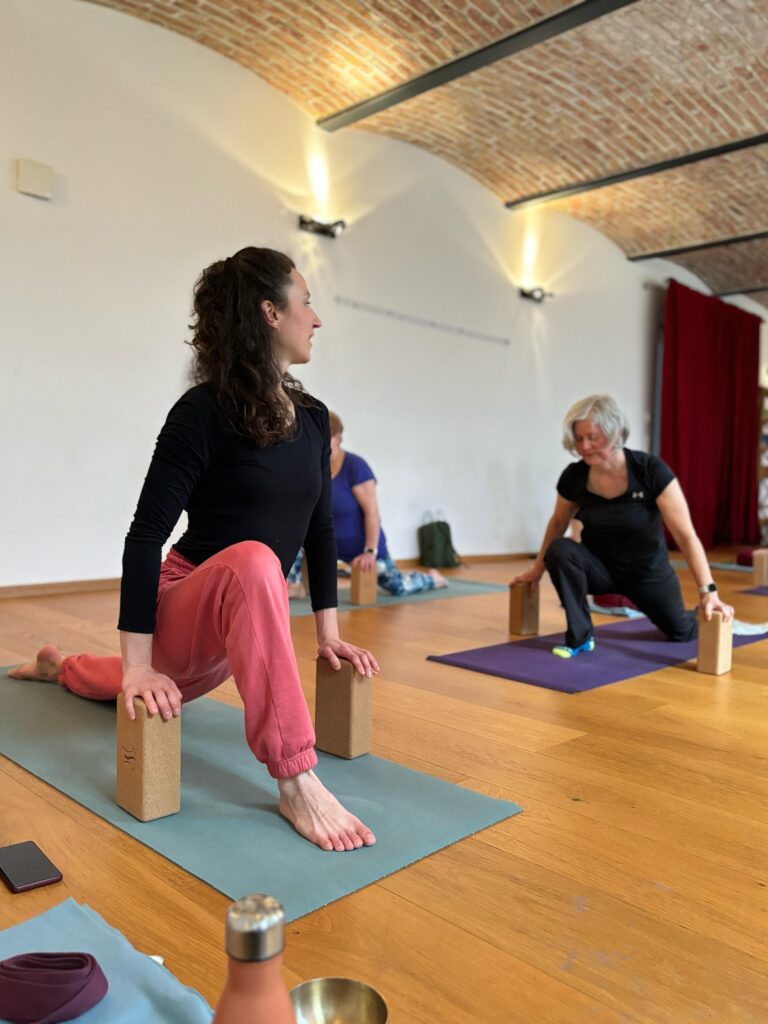 Yoga 60+