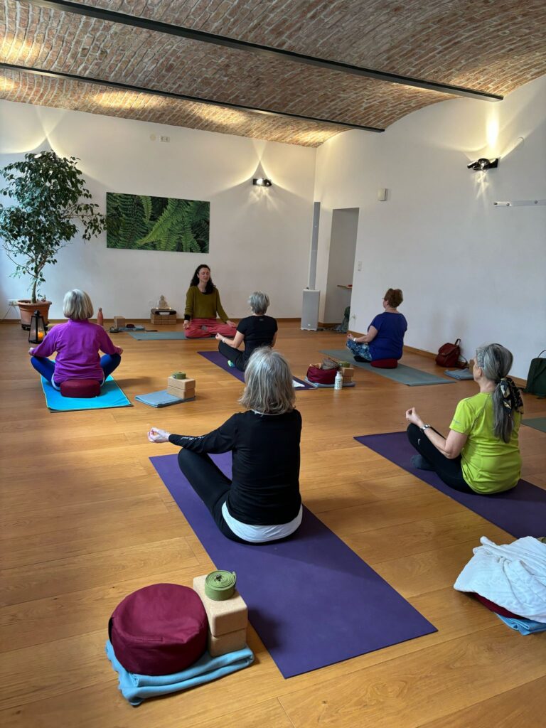 Yoga 60+