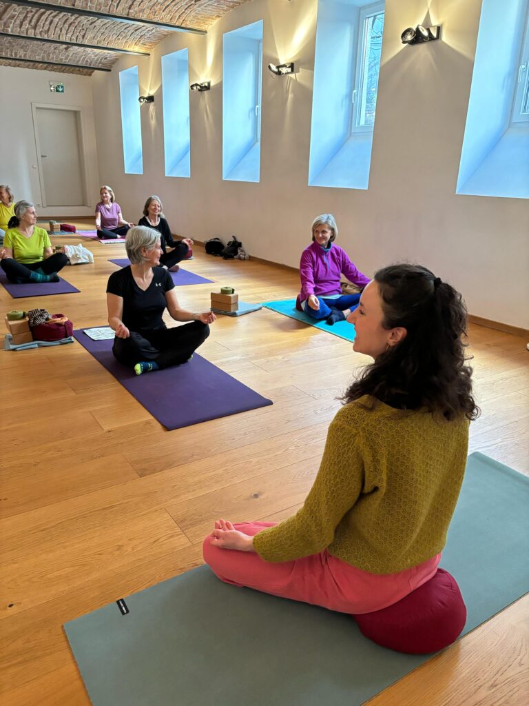 Yoga 60+